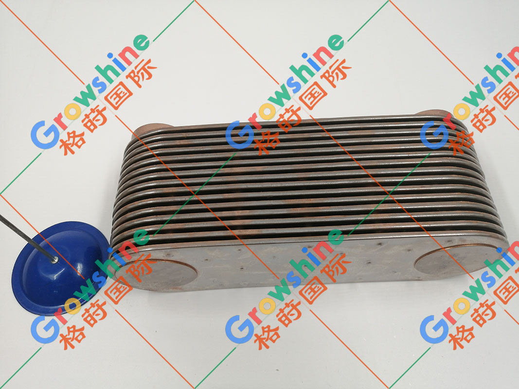 沃尔沃发动机D7E机油散热器芯VOE20715681，VOE21590865