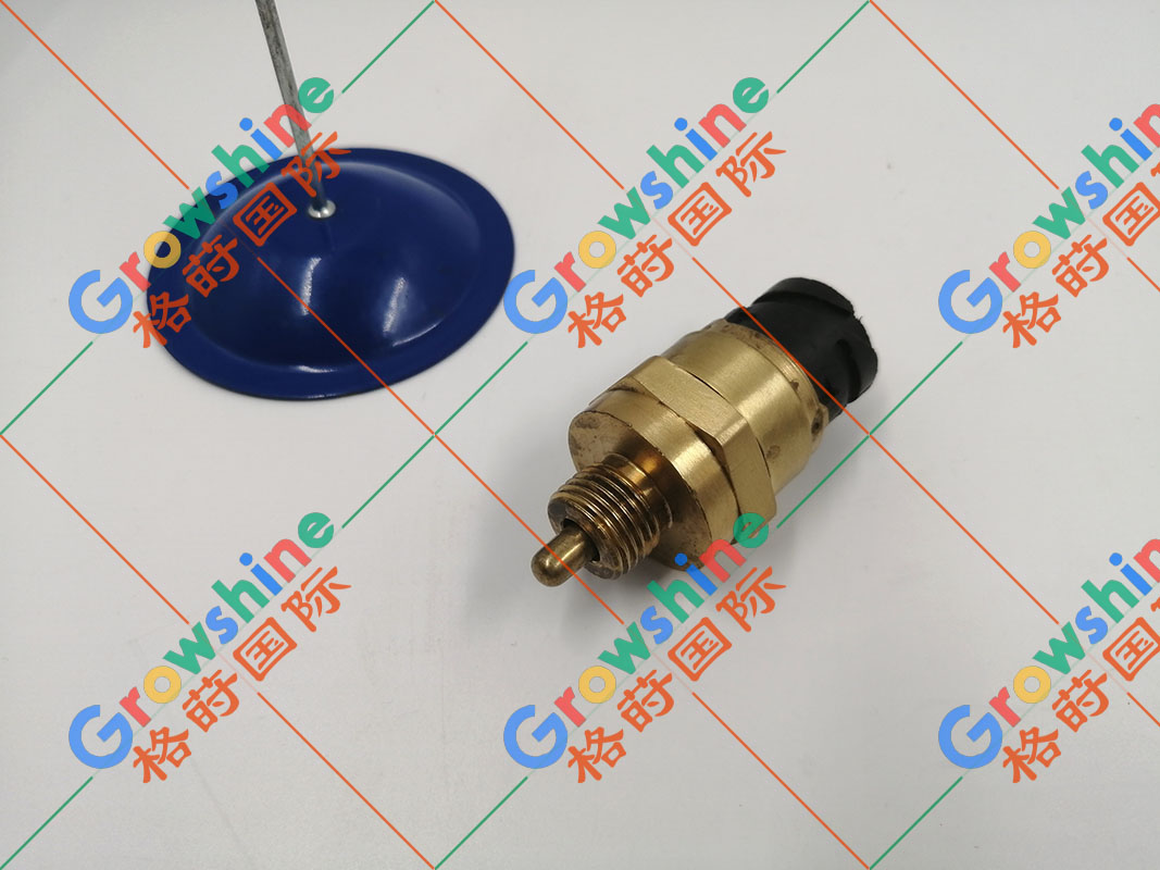 沃尔沃TAD940VE、TAD950VE机油压力传感器1077574