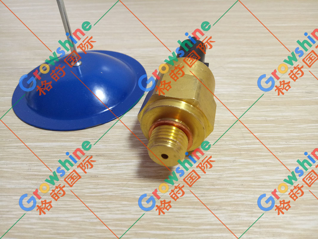 沃尔沃发动机配件D6D，D6E机油压力传感器04215774，04213020