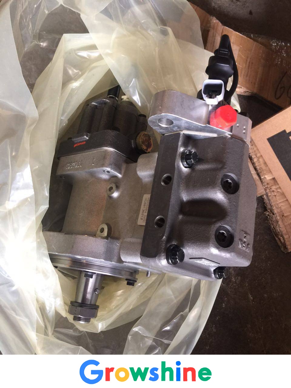 Imported Cummins QSL8.9 fuel pump 3973228 XCMG crawler suspended oil pump