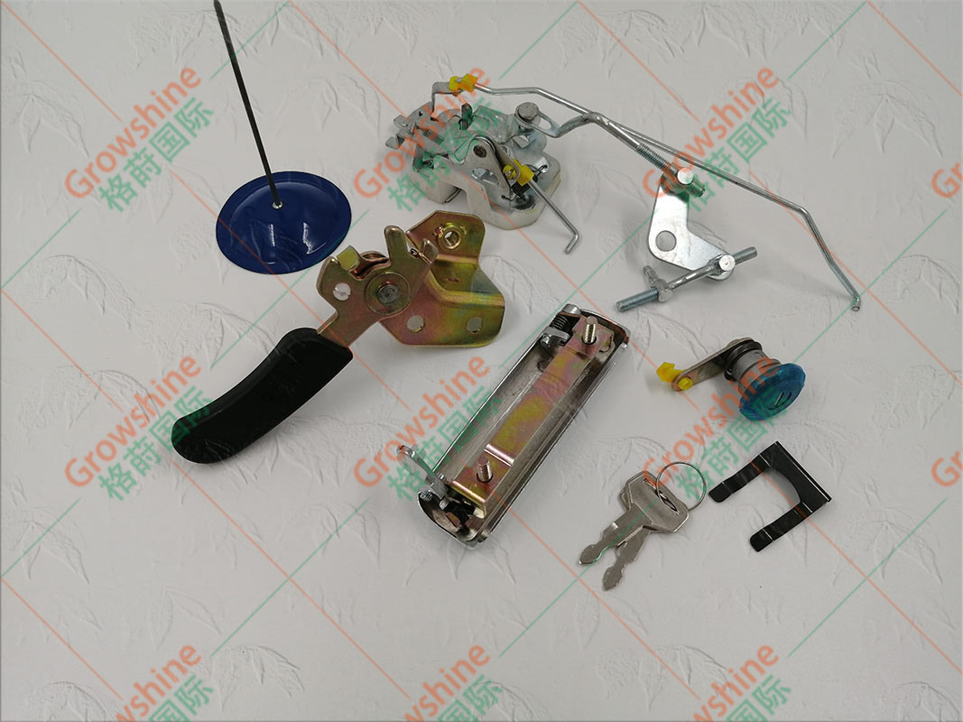 格莳国际神钢SK200-5挖掘机门锁扣