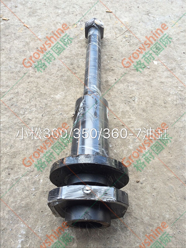 Growshine高品质小松 Komatsu 挖掘机底盘配件：涨紧油缸207-30-74111 2073074111 适用PC300 PC350 PC360-7系列
